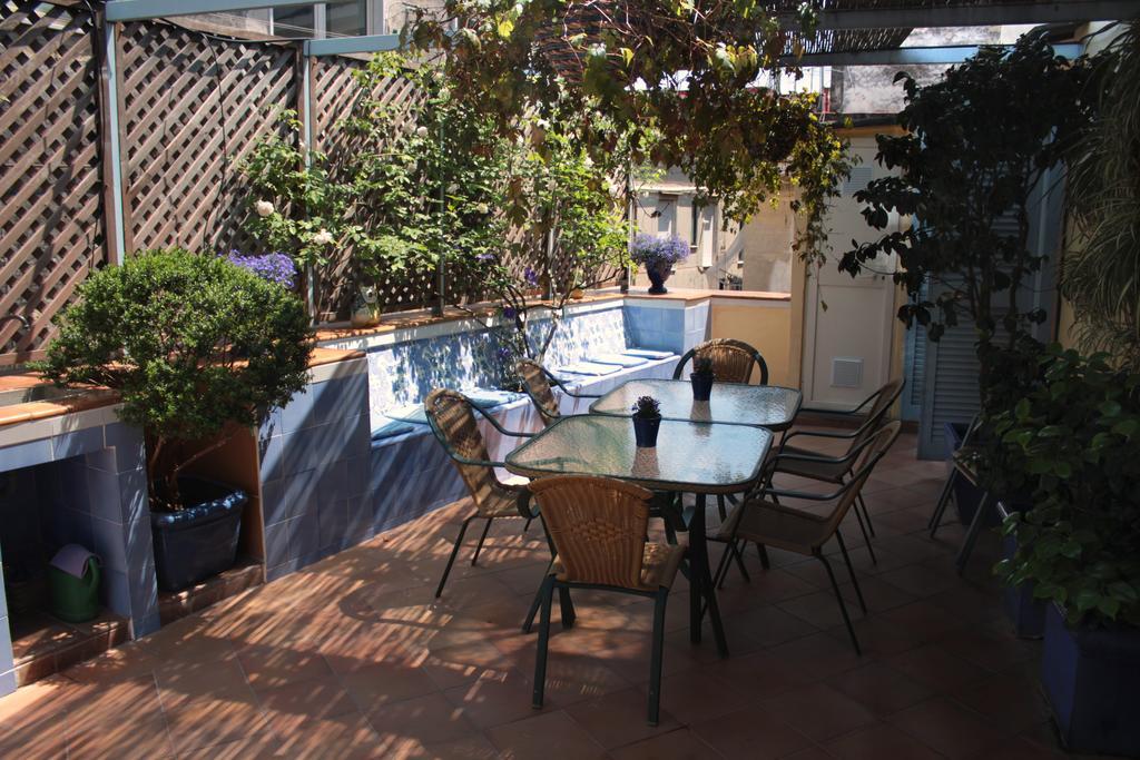 Dimora Dei Giganti Bed & Breakfast Наполи Екстериор снимка