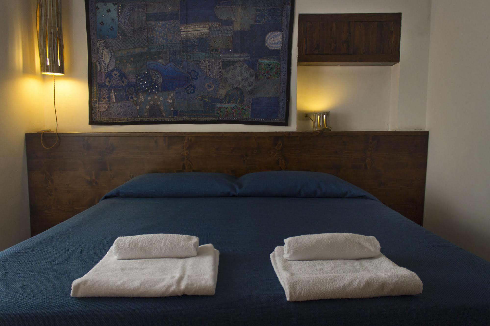 Dimora Dei Giganti Bed & Breakfast Наполи Екстериор снимка